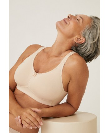 Naturana сутиен с джобове за протези или гел подплънка 5801 бежов